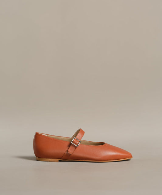 Lana Flat